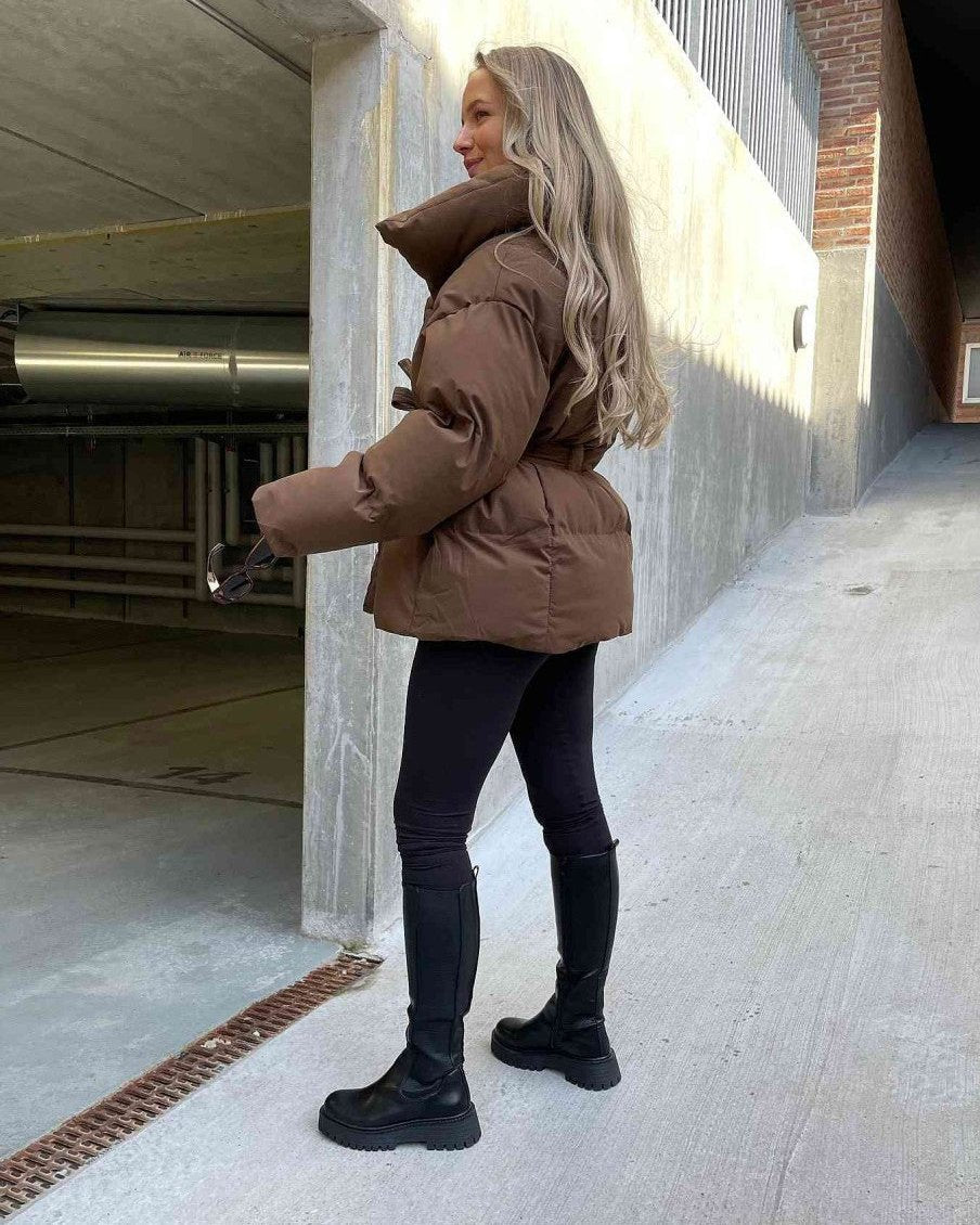 Noor | Gewatteerde Winterjas Met Ceintuur Voor Dames – Warm, Stijlvol & Perfect Voor IJskoude Dagen