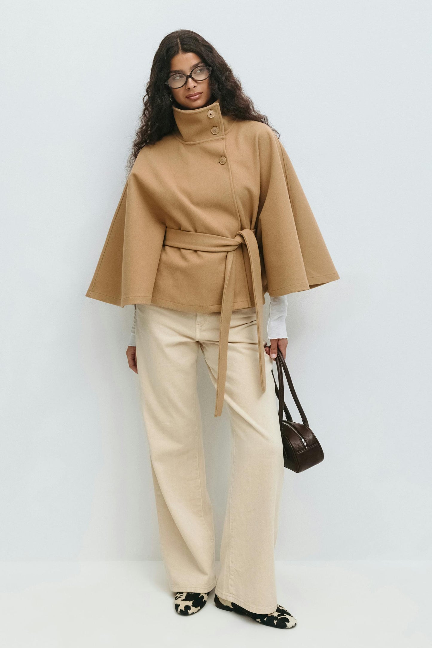 Cape Jas Dames – Clara Model met Hoge Kraag, Ceintuur & Cape-Mouwen