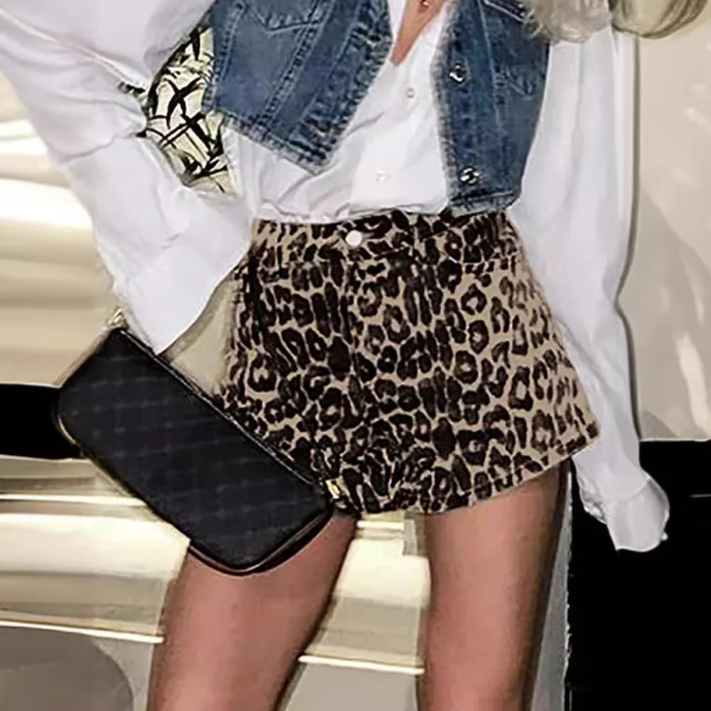 YARA | Korte High-Waist Short | Luipaardprint