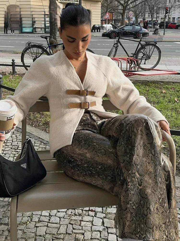 Anne | Wollen Jasje Dames | Elegant Kort Winterjasje Met Leren Gesp