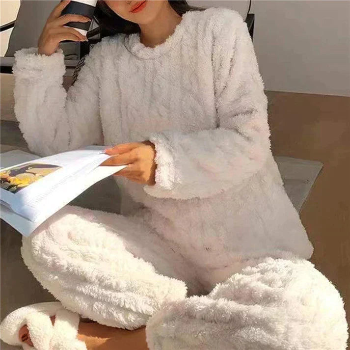 Lina | Cozy Fleece Lounge Pyjamaset Voor Dames – Warm, Zacht & Perfect Voor Koude Avonden