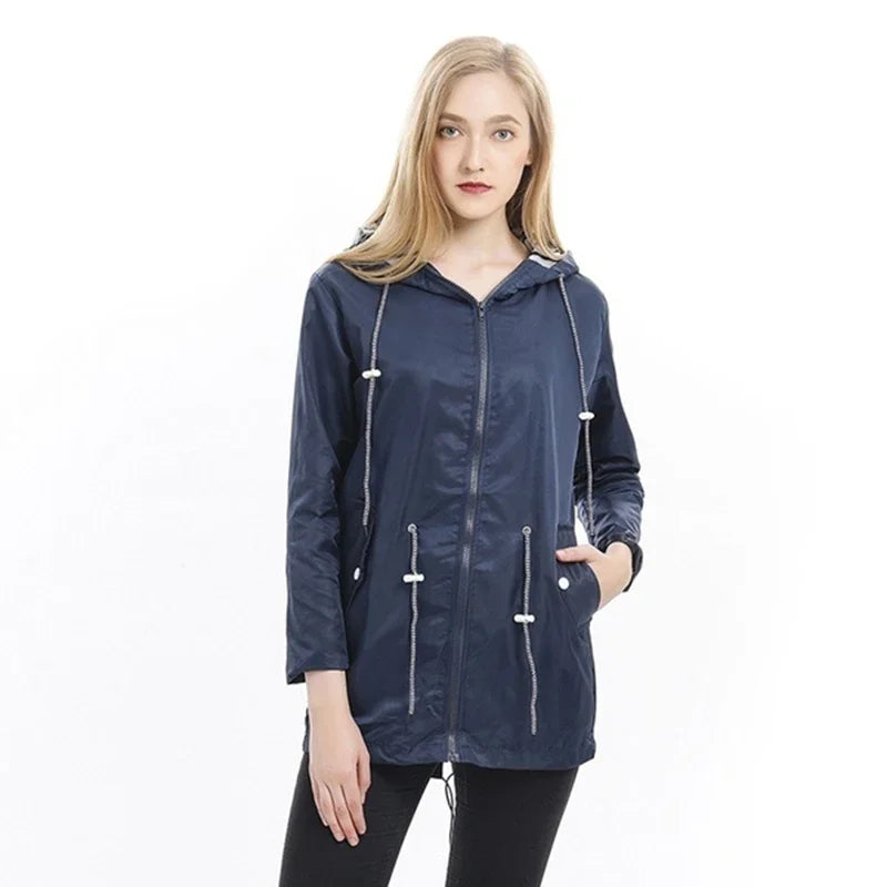 Nora | Dames Waterdichte Mantel met Capuchon – Beschermend & Stijlvol