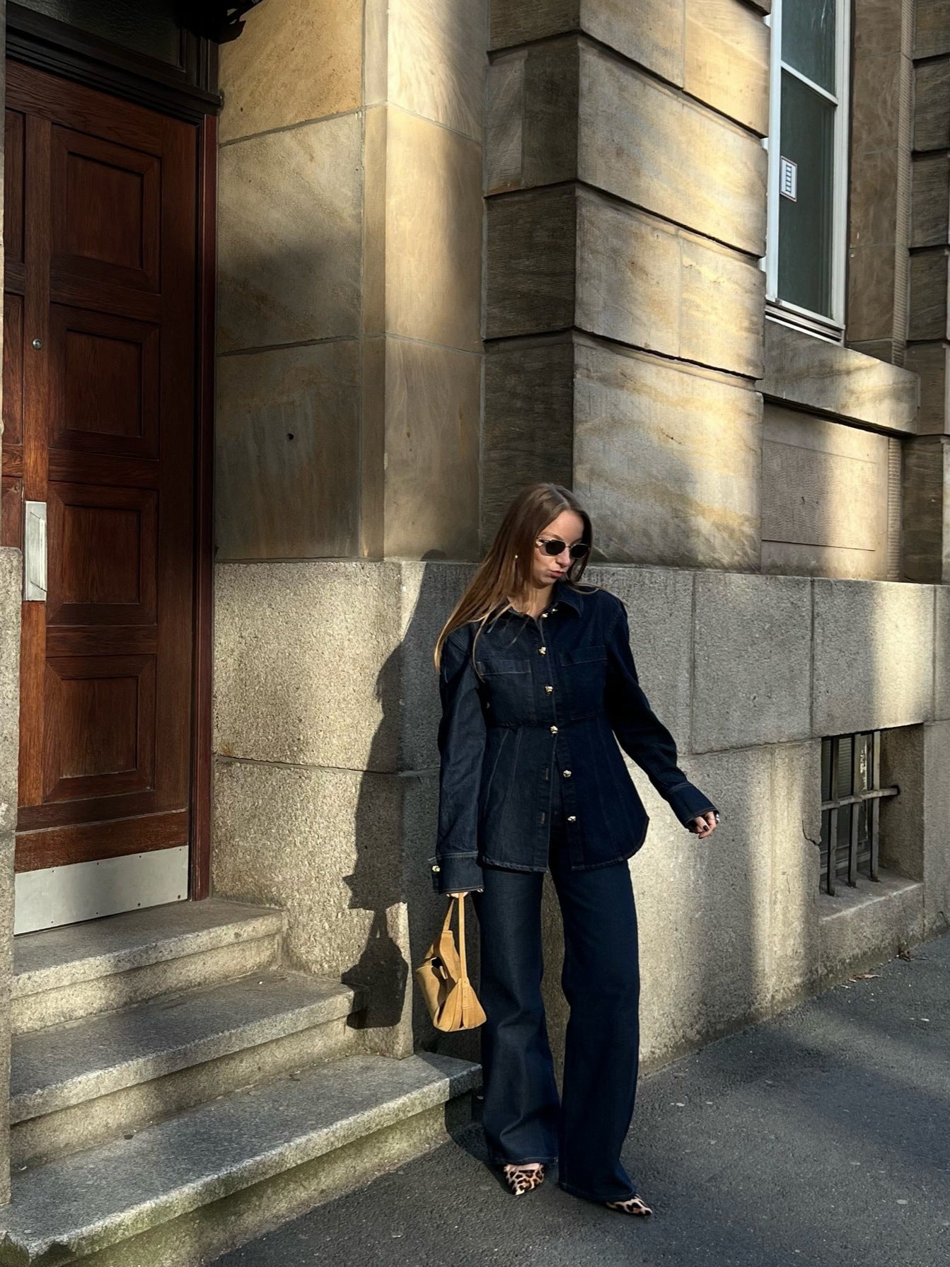 Olivia | Denim Co-ord Set Dames | Spijkerblouse Met Gouden Knopen & Flared Jeans