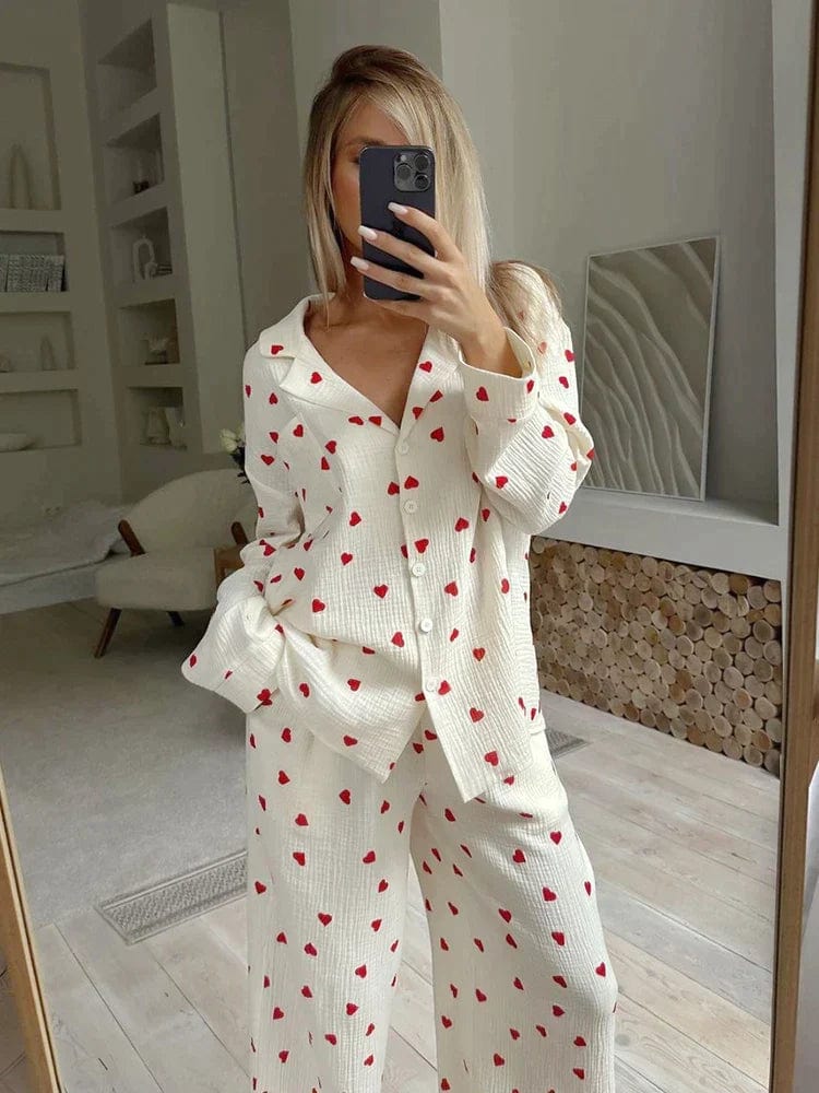 Lila Dames Witte Pyjama Met Hartprint | Comfortabele & Charmante Pyjama Set