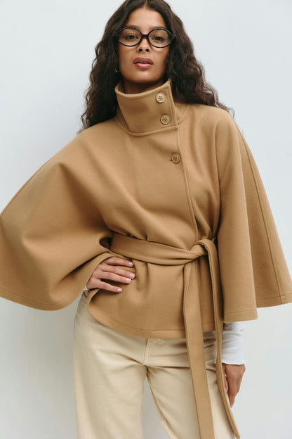 Cape Jas Dames – Clara Model met Hoge Kraag, Ceintuur & Cape-Mouwen
