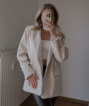 Sienna | Beige Oversized Blazer Dames | Stijlvol met Revers & Gouden Knopen