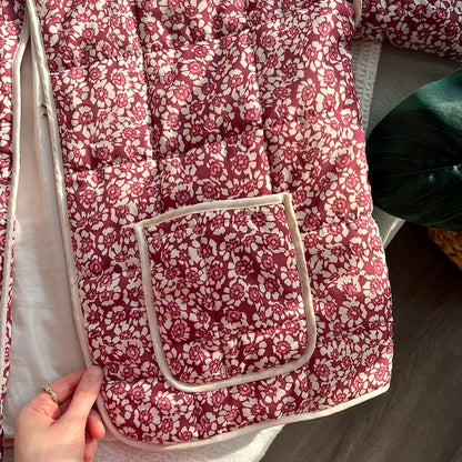 Kim | Stijlvolle Dames Jas Met Bloemenprint | Trendy Leliepatroon Statement Jas