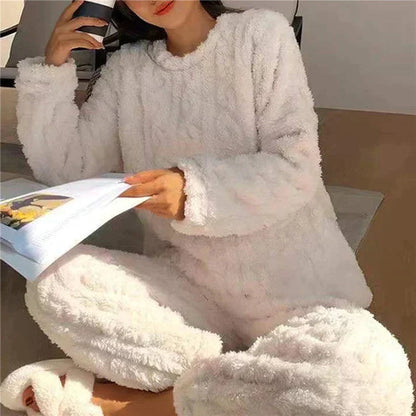 Lina | Cozy Fleece Lounge Pyjamaset Voor Dames – Warm, Zacht & Perfect Voor Koude Avonden