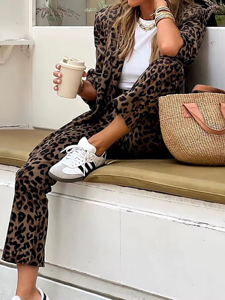 Amari | Tweedelige Leopardprint Set Dames  |  Blazer & Broek