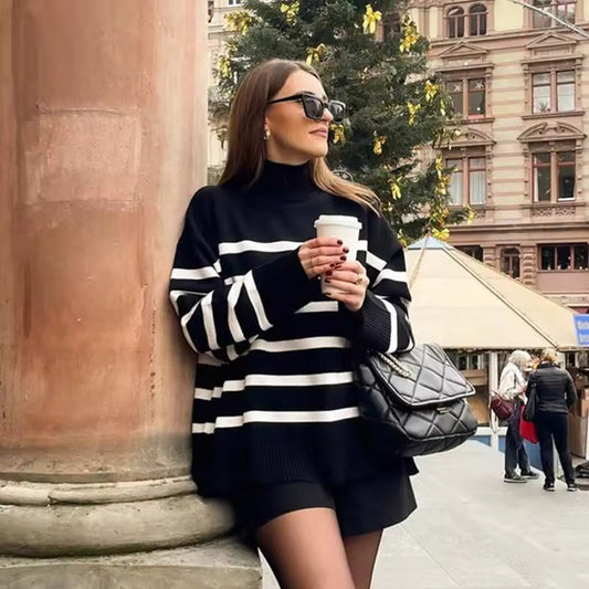 Maya | Dames Trui – Oversized Pasvorm – Wolmix Gebreid – Hoge Col – Gestreept Design