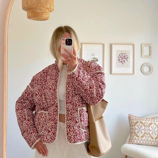Kim | Stijlvolle Dames Jas Met Bloemenprint | Trendy Leliepatroon Statement Jas