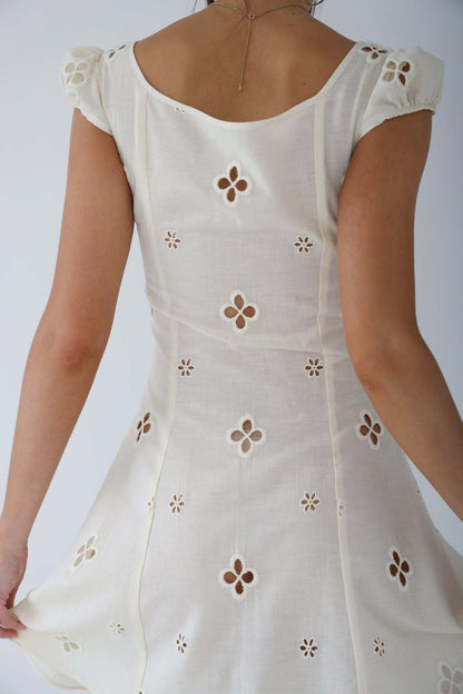 Elora Fishtail Midi Dress | Luxe Geborduurde Jurk met Vintage Charme